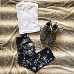 Black and white  flower leggings